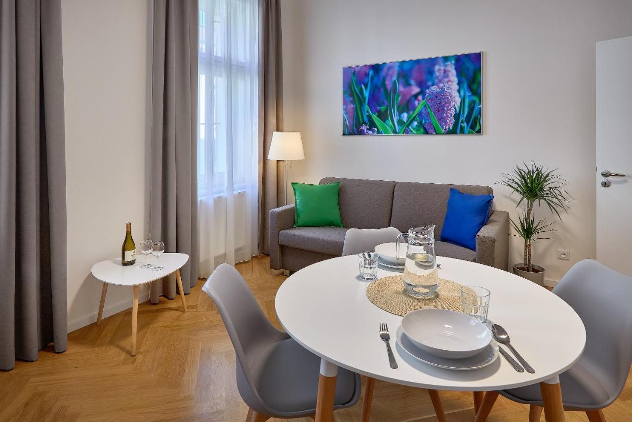 Downtown Suites Rubesova ปราก ภายนอก รูปภาพ