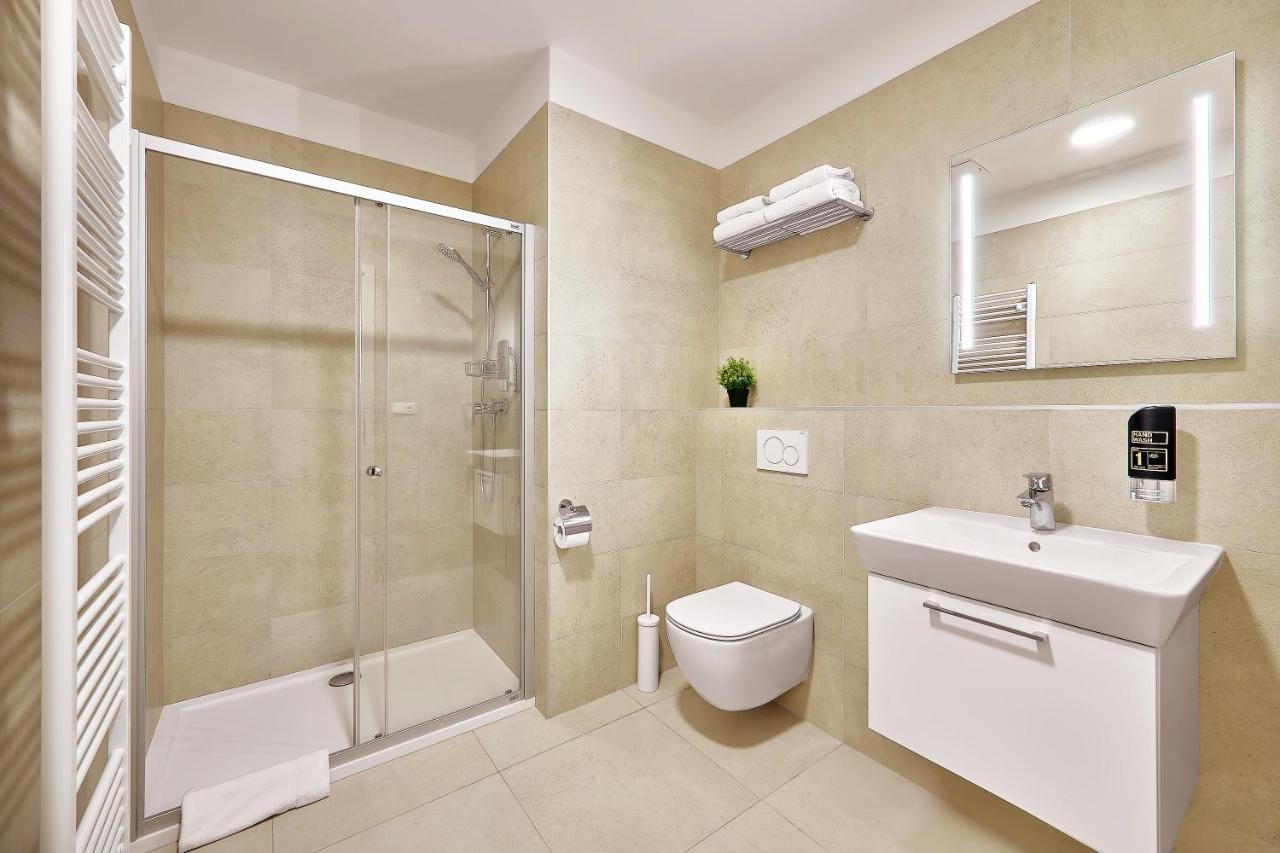 Downtown Suites Rubesova ปราก ภายนอก รูปภาพ