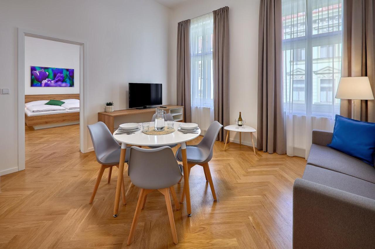 Downtown Suites Rubesova ปราก ภายนอก รูปภาพ