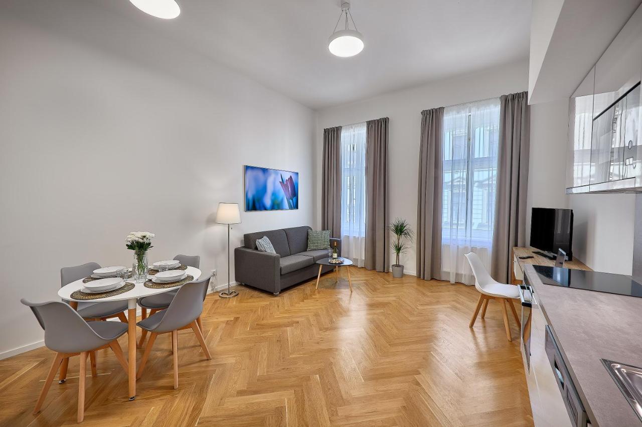 Downtown Suites Rubesova ปราก ภายนอก รูปภาพ