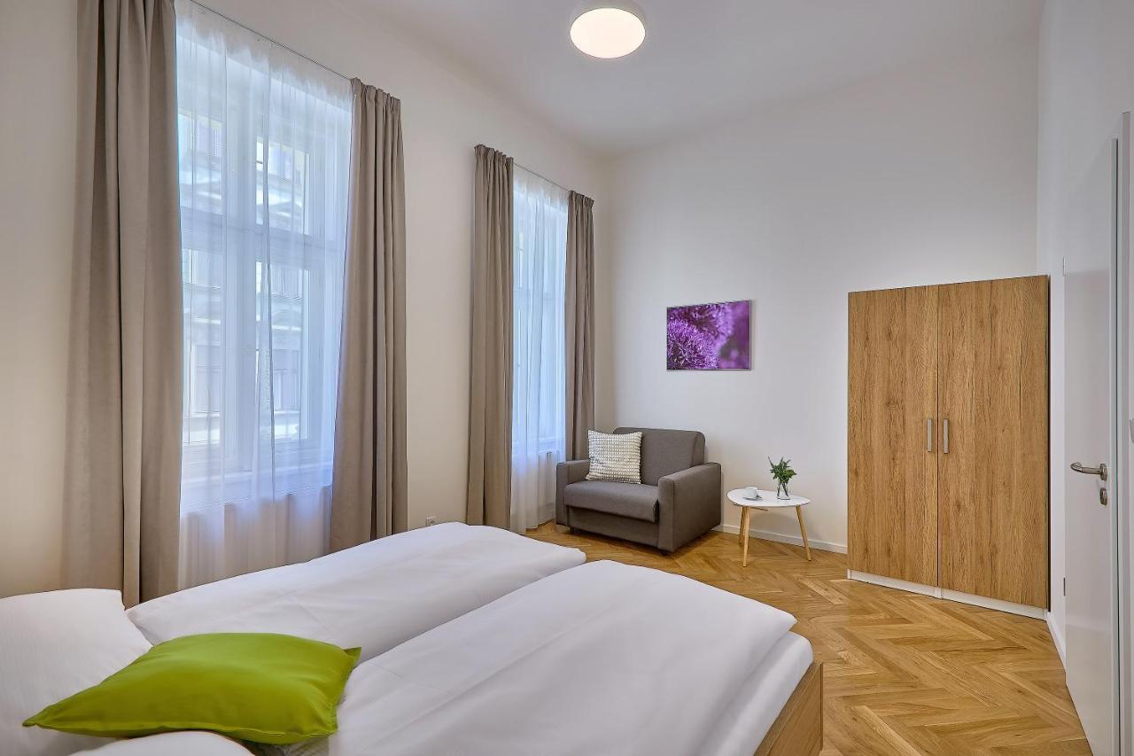 Downtown Suites Rubesova ปราก ภายนอก รูปภาพ