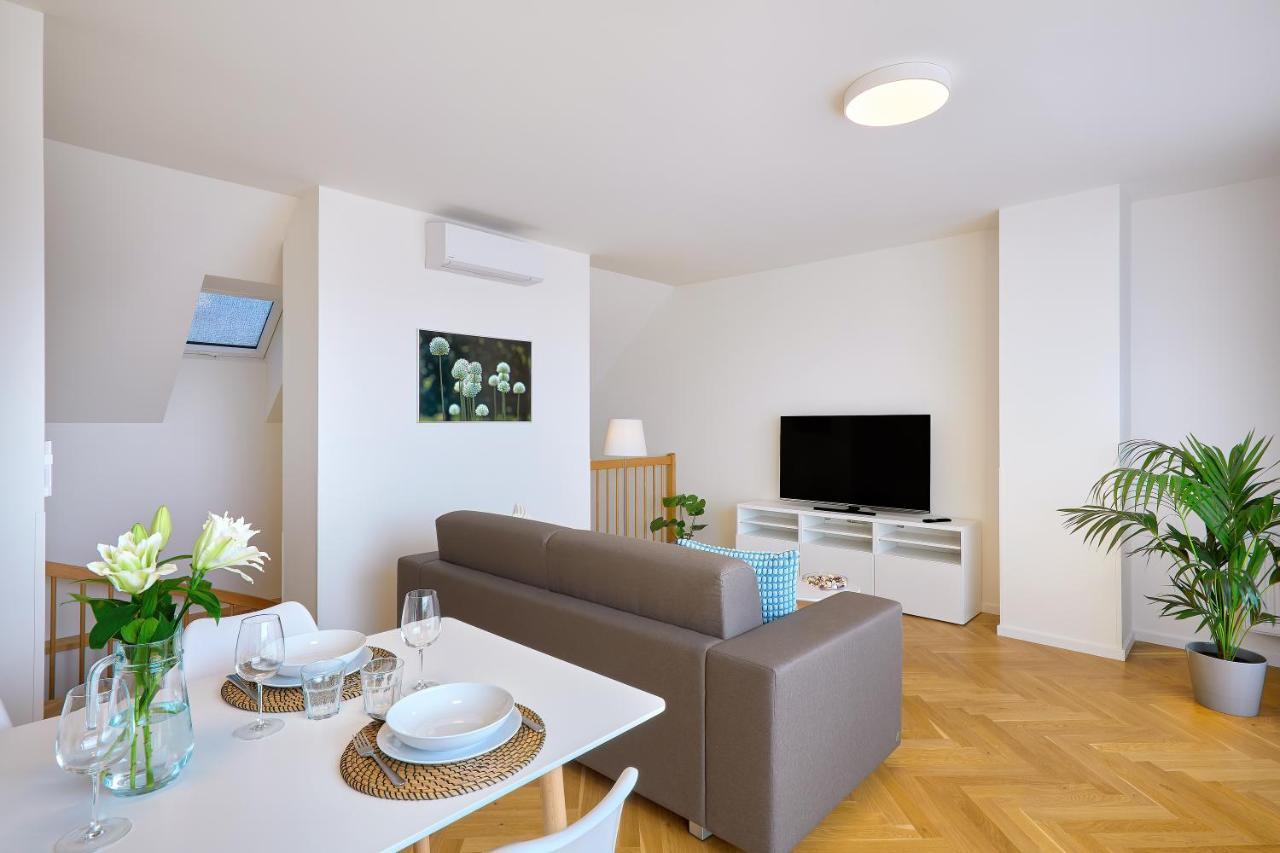 Downtown Suites Rubesova ปราก ภายนอก รูปภาพ